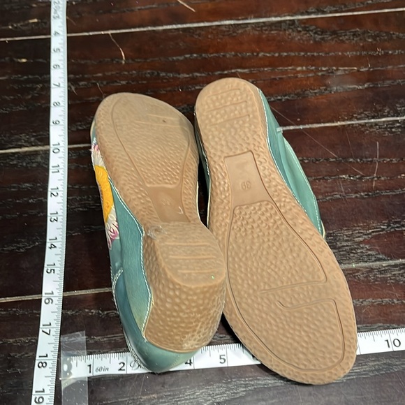 women’s shoes - Picture 4 of 4